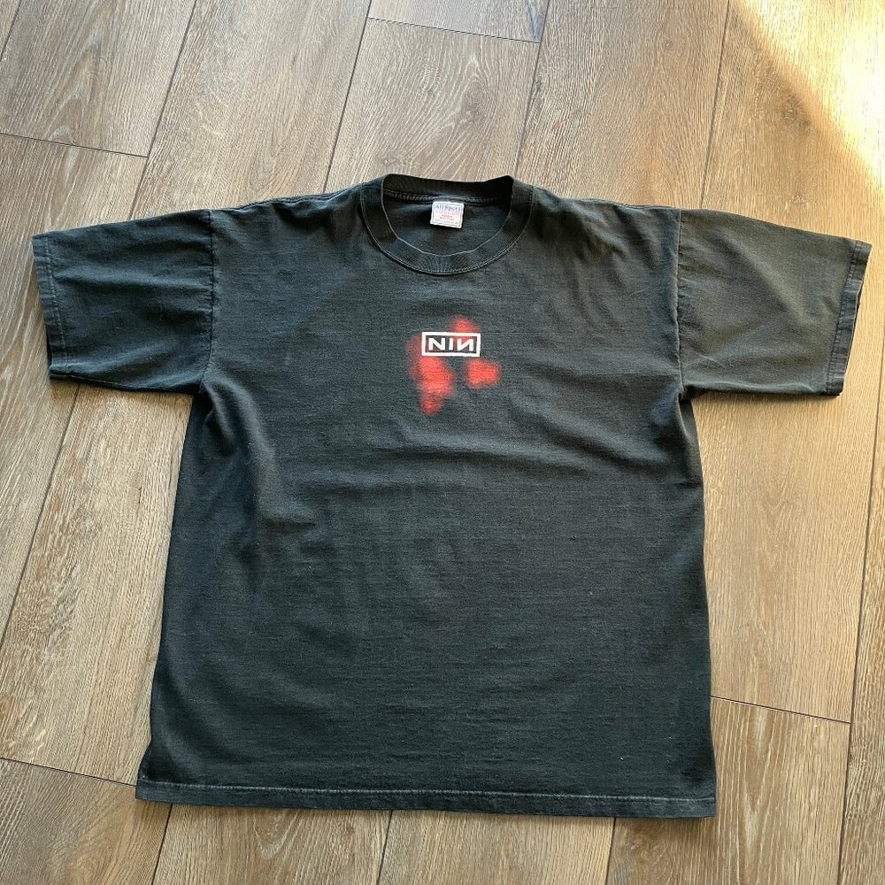 Vintage Nine Inch Nails T-shirt in Size XL